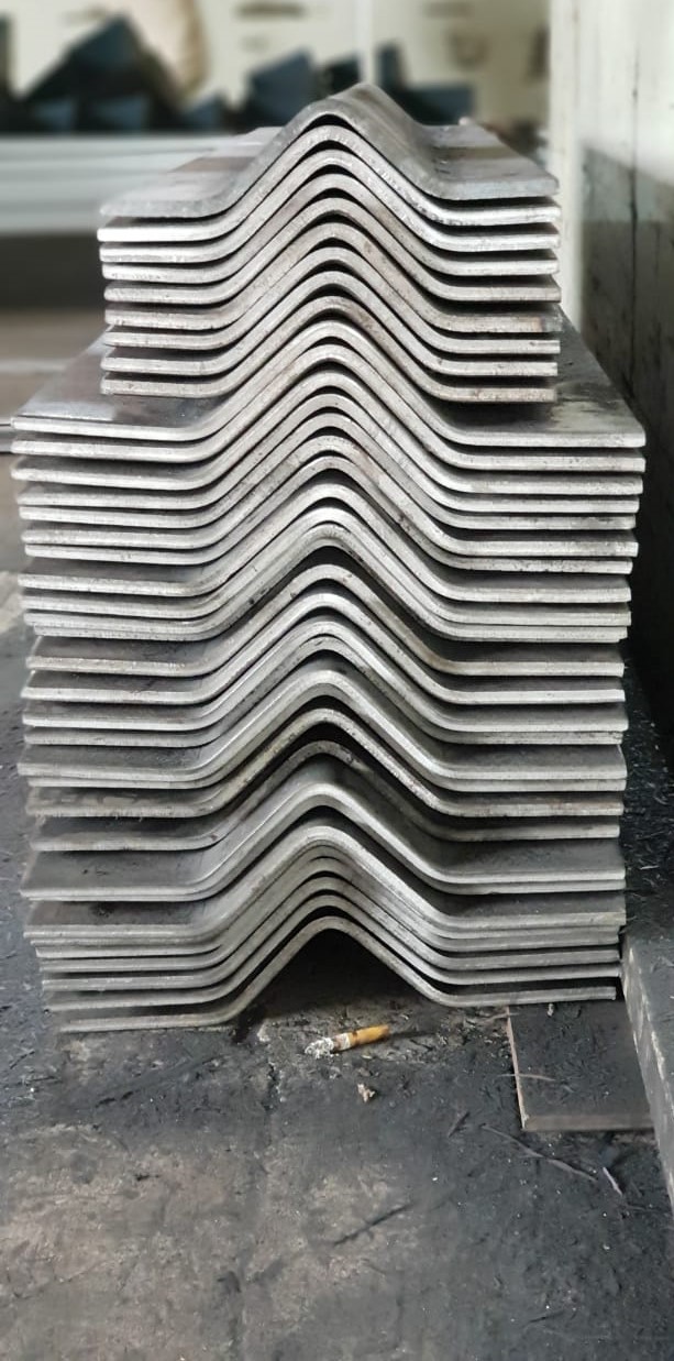 Bending Plat — AEK POHON PIDOLI